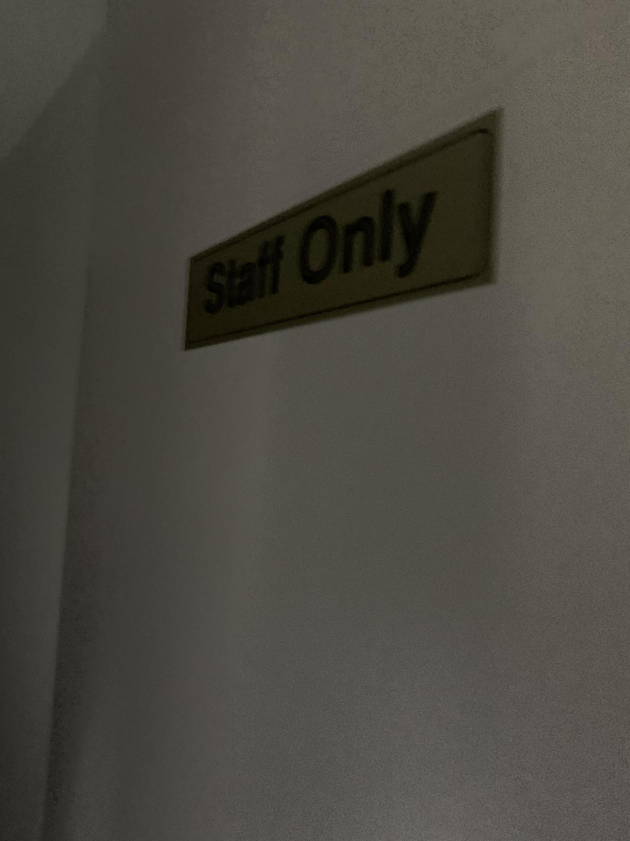 Surprise office space - IMG_8463.JPG