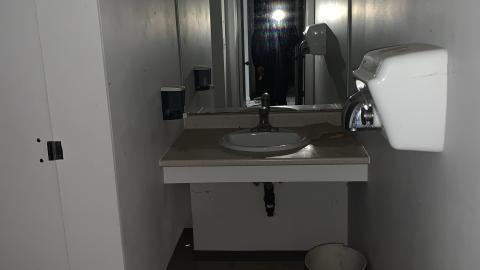 Surprise office space - IMG_8467.JPG