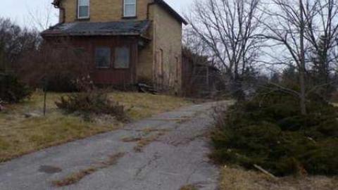 yellow house - Zoned-for-120001.jpg