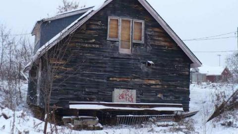 The Sinking House photo 3