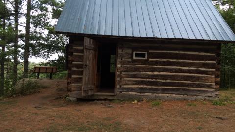 Rock Dunder Log Cabins - Dunder 02.JPG