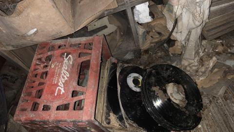 December 5 - 90's Time Capsul - IMG_0751.JPG