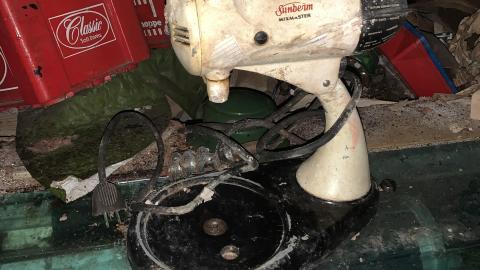 December 5 - 90's Time Capsul - IMG_0800.JPG