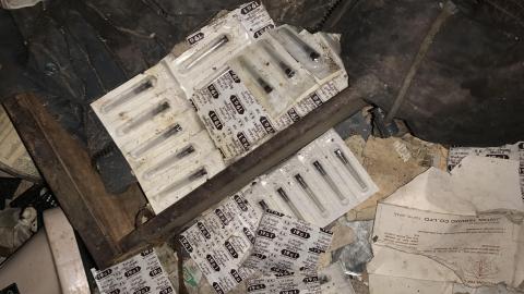 December 5 - 90's Time Capsul - IMG_0595.JPG