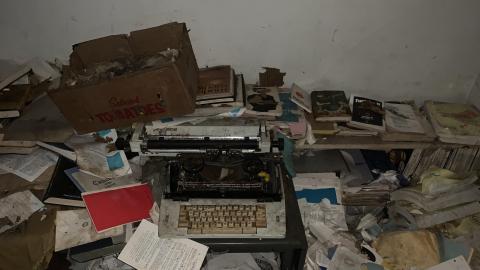 December 5 - 90's Time Capsul - IMG_0607.JPG