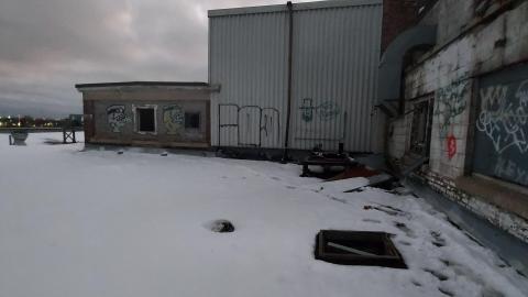 Roofs scare me - 20201205_171939.jpg