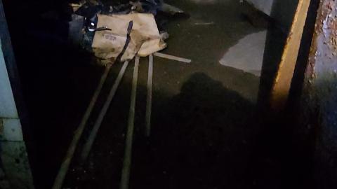 Roofs scare me - 20201205_170335.jpg