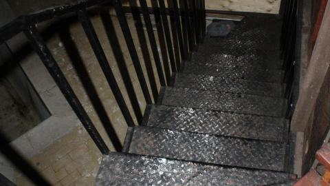 Putting the "Chandelier" Back In "Classy" - IMG_3060 shooped.jpg