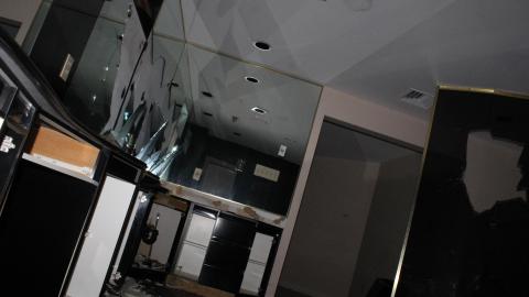 Putting the "Chandelier" Back In "Classy" - IMG_3047 shooped.jpg