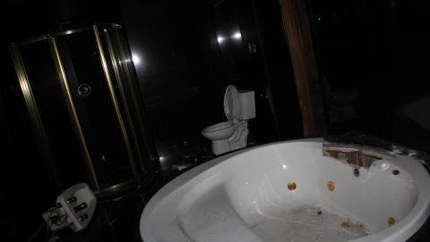 Putting the "Chandelier" Back In "Classy" - IMG_3041 shooped.jpg