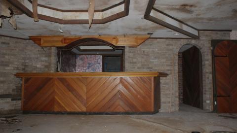 Putting the "Chandelier" Back In "Classy" - IMG_3016 shooped.jpg