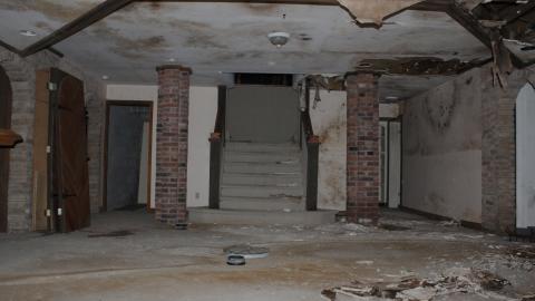 Putting the "Chandelier" Back In "Classy" - IMG_3015 shooped.jpg