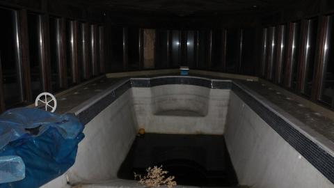 Putting the "Chandelier" Back In "Classy" - IMG_3002 shooped.jpg