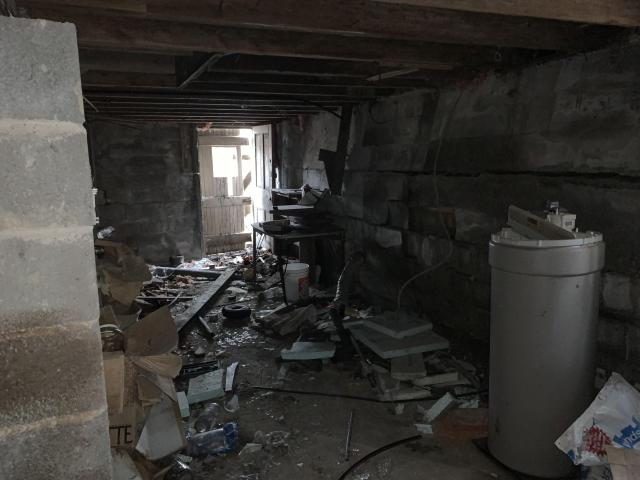 Small Binbrook House - Hamilton, Ontario