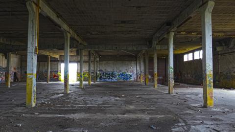 Holmes in HDR - Symmetry01.JPG