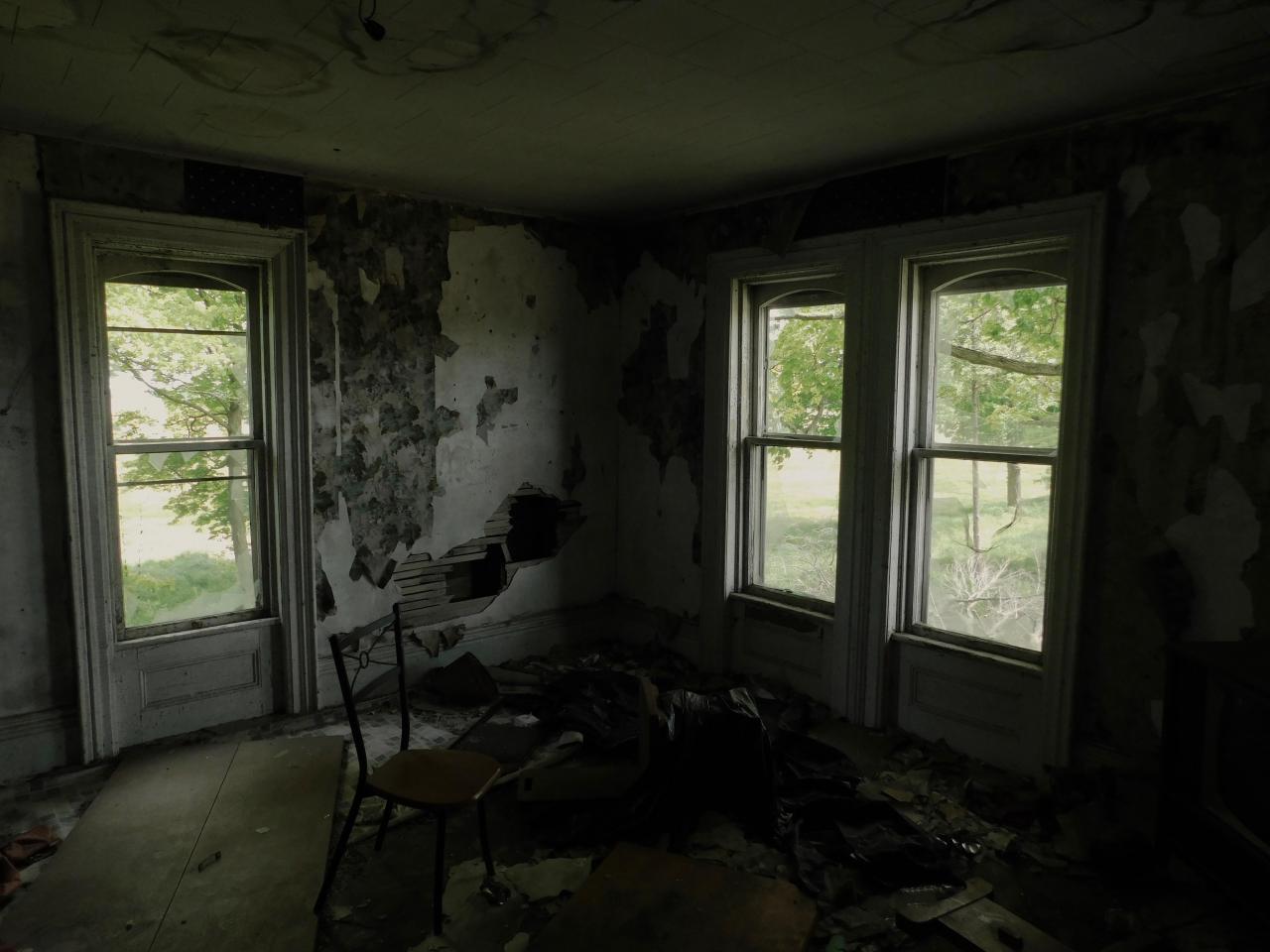 May 2020 - livingroom 2.jpg