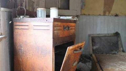 June 2011 - Folger-(ghost-town)-K-and-P31.jpg