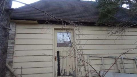 Exterior - Neglected-Manor85.jpg