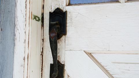 House of Sod - white-farmhouse_14169680692_o.jpg