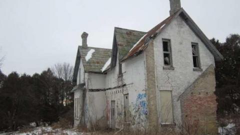Snowball House - Dufferin-St.-House-(Snowball)18.jpg