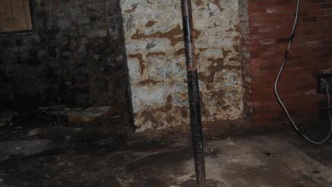 Falls Flophouse - June 2012 - DSC_0259.JPG