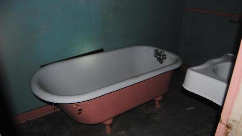 Falls Flophouse - June 2012 - DSC_0261.JPG