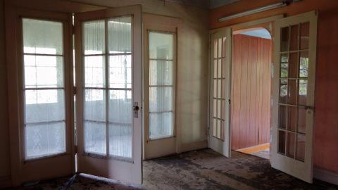 Crazy Wallpaper Pear House Sept '20 - DSC00981.JPG