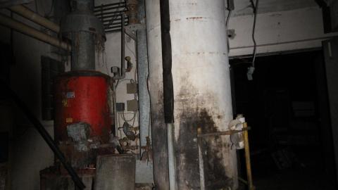 When It All Goes To Hell. In Bottles. - IMG_1310.JPG