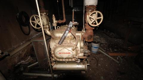 When It All Goes To Hell. In Bottles. - IMG_1298.JPG