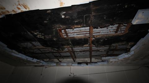 When It All Goes To Hell. In Bottles. - IMG_1272.JPG