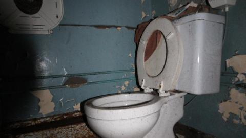 When It All Goes To Hell. In Bottles. - IMG_1237.JPG