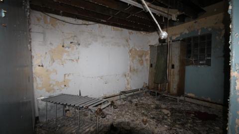 When It All Goes To Hell. In Bottles. - IMG_1233.JPG