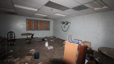 When It All Goes To Hell. In Bottles. - IMG_1224.JPG