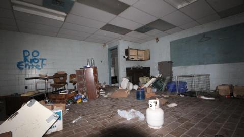 When It All Goes To Hell. In Bottles. - IMG_1223.JPG