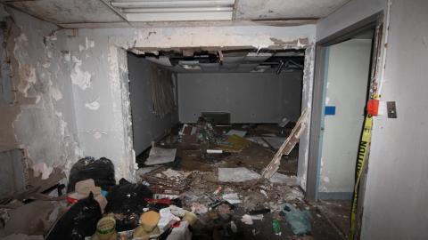 When It All Goes To Hell. In Bottles. - IMG_1209.JPG