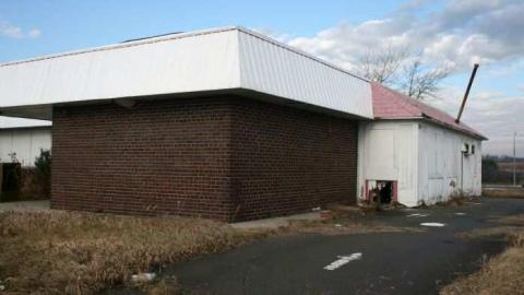 Restaurant on Shell site - Wades-Corners3.jpg