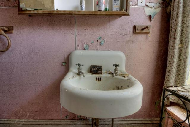 Gothic Farmhouse photo 3