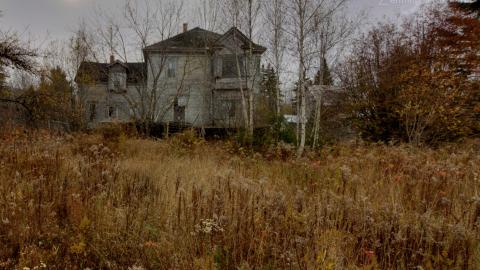 Rickety Farmhouse Mansion photo 2
