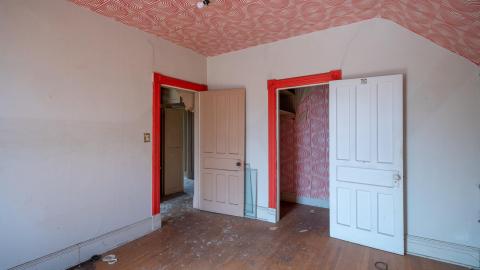 Creepy Doll - abandoned house grimsby ontario (21 of 39).jpg