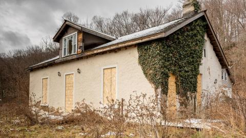 Months Before the Fire - abandoned woodhill heritage house-29.jpg