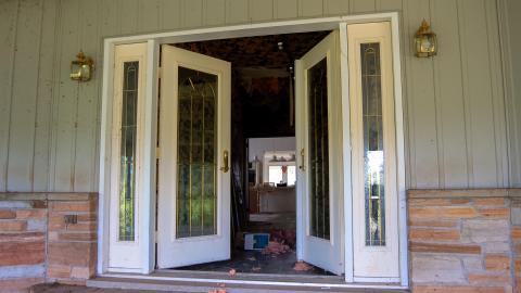 Discovery - Summer 2012 - Abandoned Cat Lady House Freaktography 2012 Discovery-41.jpg