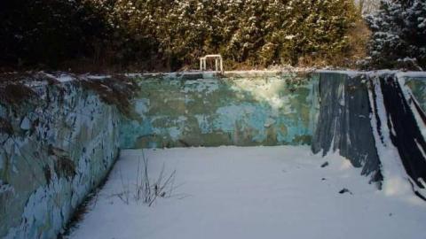 Rooms With A View  - Neglected-Manor128.jpg