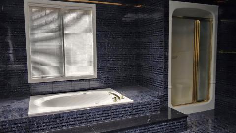 Beer Labels Mansion Nov '20 - DSC09716.JPG