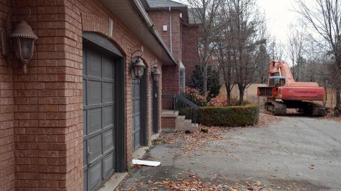 Beer Labels Mansion Nov '20 - DSC09780.JPG