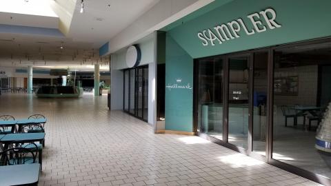 Dead Mall - October 2017 - 20171021_125555.jpg