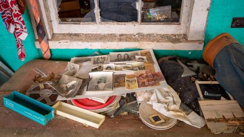 January 2021 - abandoned ontario pastor lee house 2021 (4 of 21).jpg