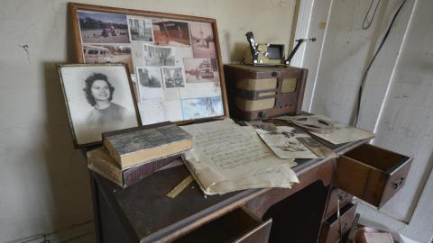 April 2017 - Almost an Abandoned Time Capsule House Urban Exploration 2017.jpg-10.JPG