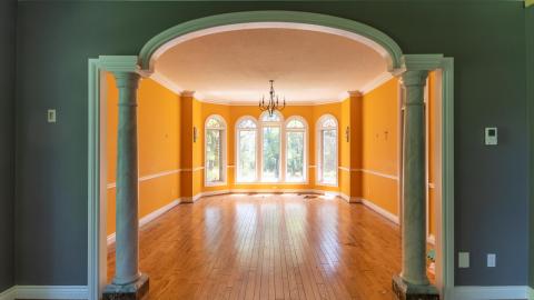 2019 - Abandoned Party Mansion London dining room 2.jpg