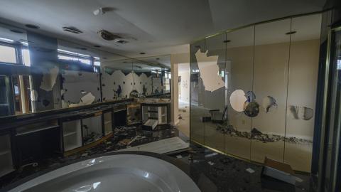 Moist Mansion - _DSC2204.jpg