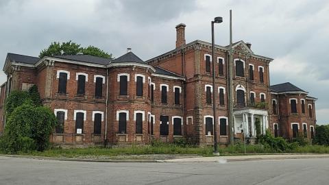 Century Manor Insane Asylum July 2021 - Snapchat-1245249281.jpg